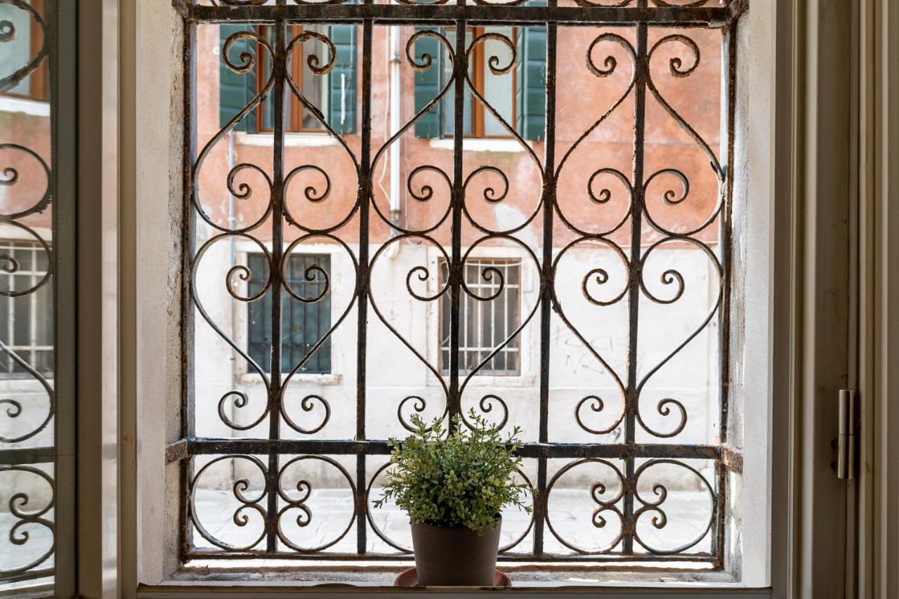 San Giacomo Pied-A-Terre House By Wonderful Italy Venesia Bagian luar foto